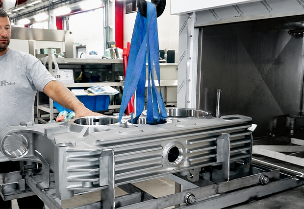 Maschine mit hoher Kapazität zur Bearbeitung großer mechanischer Bauteile