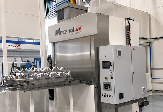 Reinigungsmaschine mit automatischer Beschickung und automatischer Dosierung