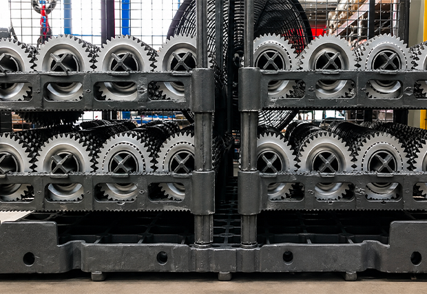 Reinigung und Entfettung von mechanischen Bauteilen in Chargen vor der Wärmebehandlung